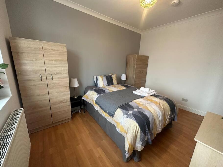 5 Bedroom House Se6 London Exteriör bild